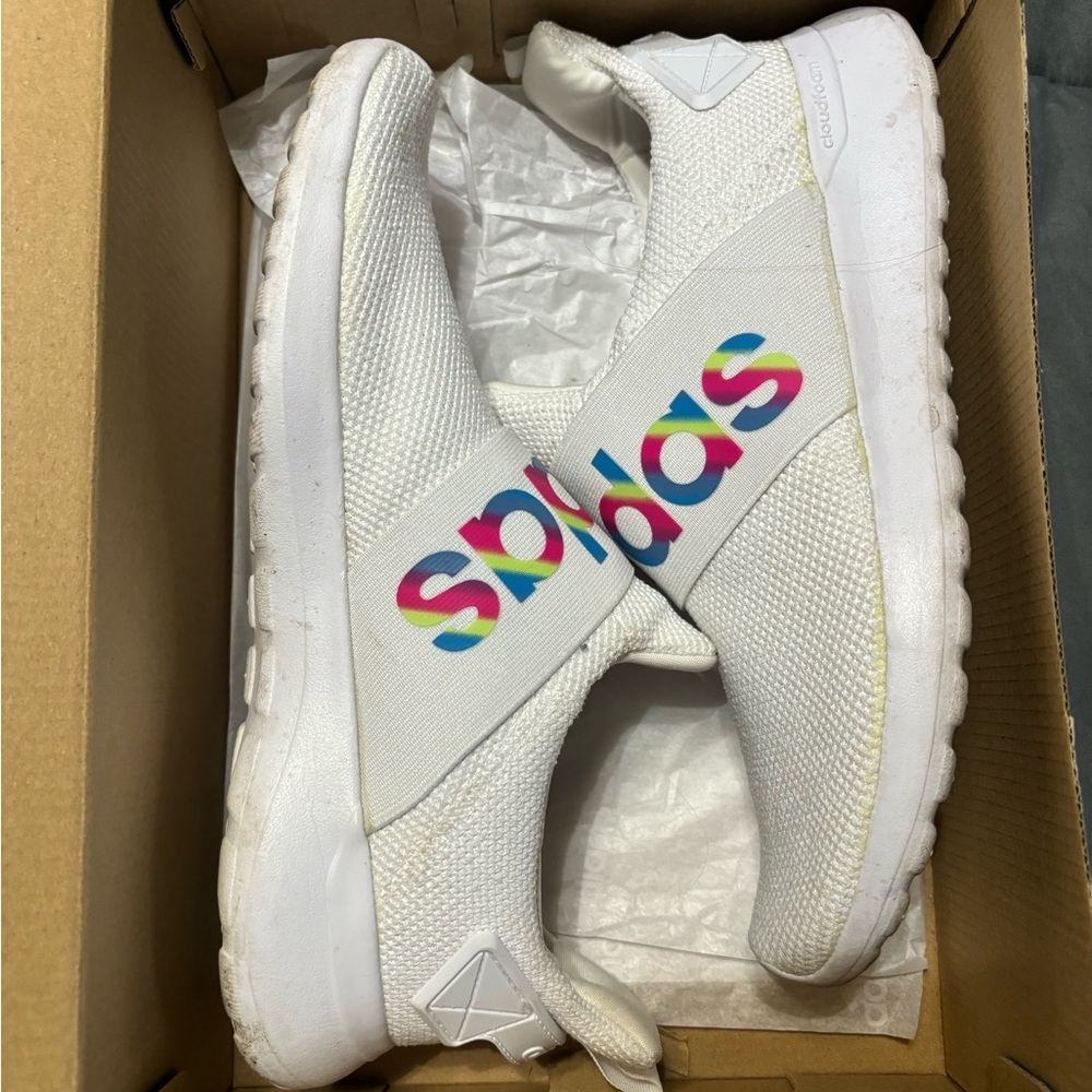 Adidas light racer women’s size 9